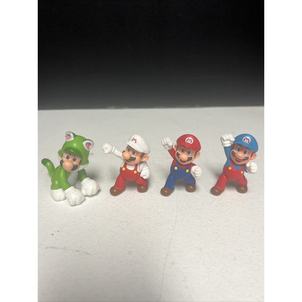 Lot Of 4 JAKKS Super Mario Bros 2.5" World of Nintendo Action Figure Raised Fist